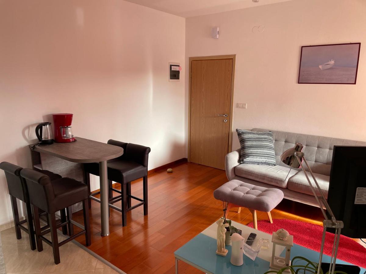 Apartments Dumina ムルテル エクステリア 写真